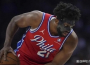 开云体育官方网站-爵士队主场气氛火爆，球迷疯狂呐喊