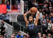 开云体育在线-伦纳德表现出色，带领球队取胜晋级