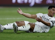 开云体育中国-皇马后防漏洞频现，球队丢球频繁