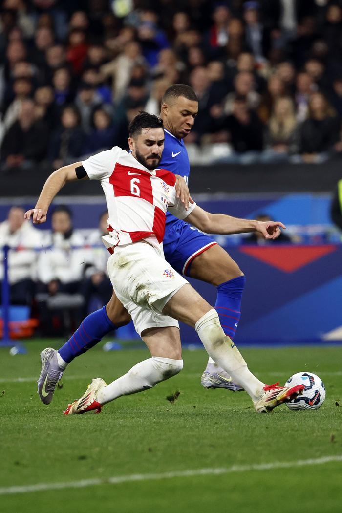 法国队在欧国联比赛中战胜克罗地亚 法国队在欧国联比赛中战胜克罗地亚