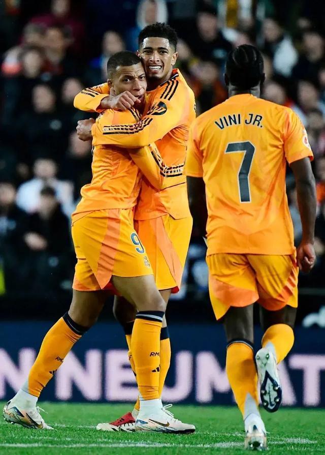 关于皇马逆转力克瓦伦西亚,晋级欧冠强!的信息 关于皇马逆转力克瓦伦西亚,晋级欧冠强!的信息