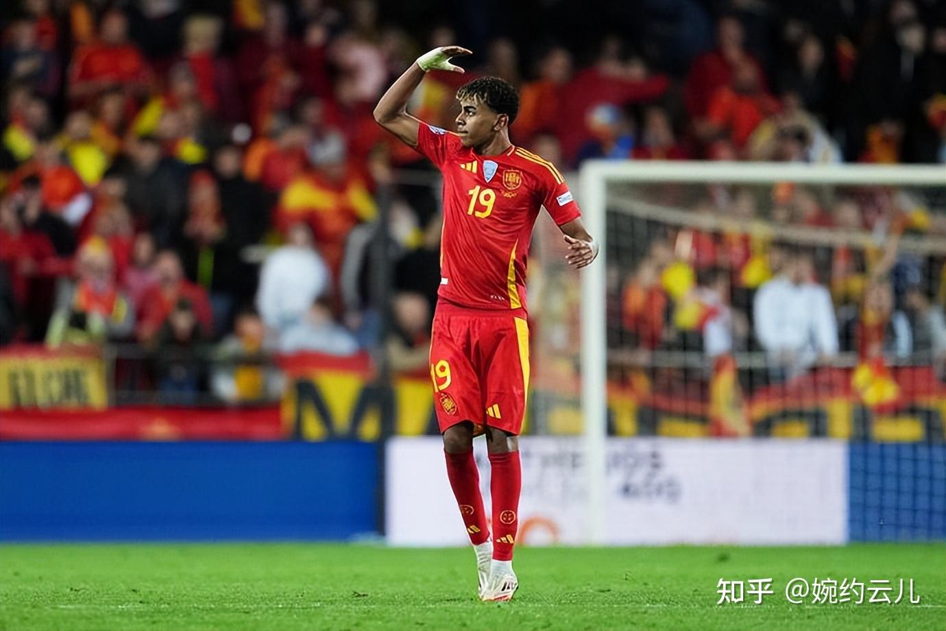 荷兰队惊险晋级,成功杀入欧国联四强的简单介绍 荷兰队惊险晋级,成功杀入欧国联四强的简单介绍