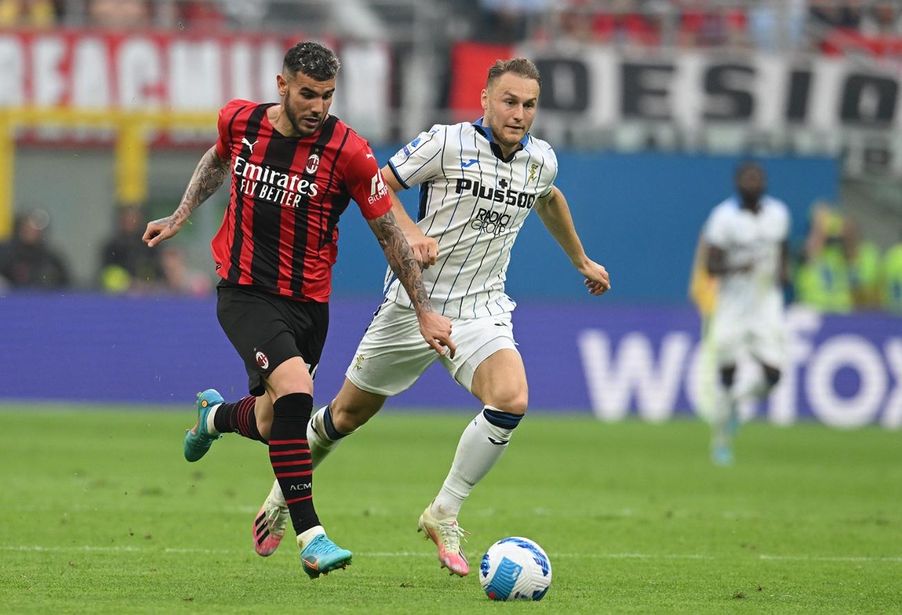 包含AC米兰中场连场进球，成为球队关键功臣的词条