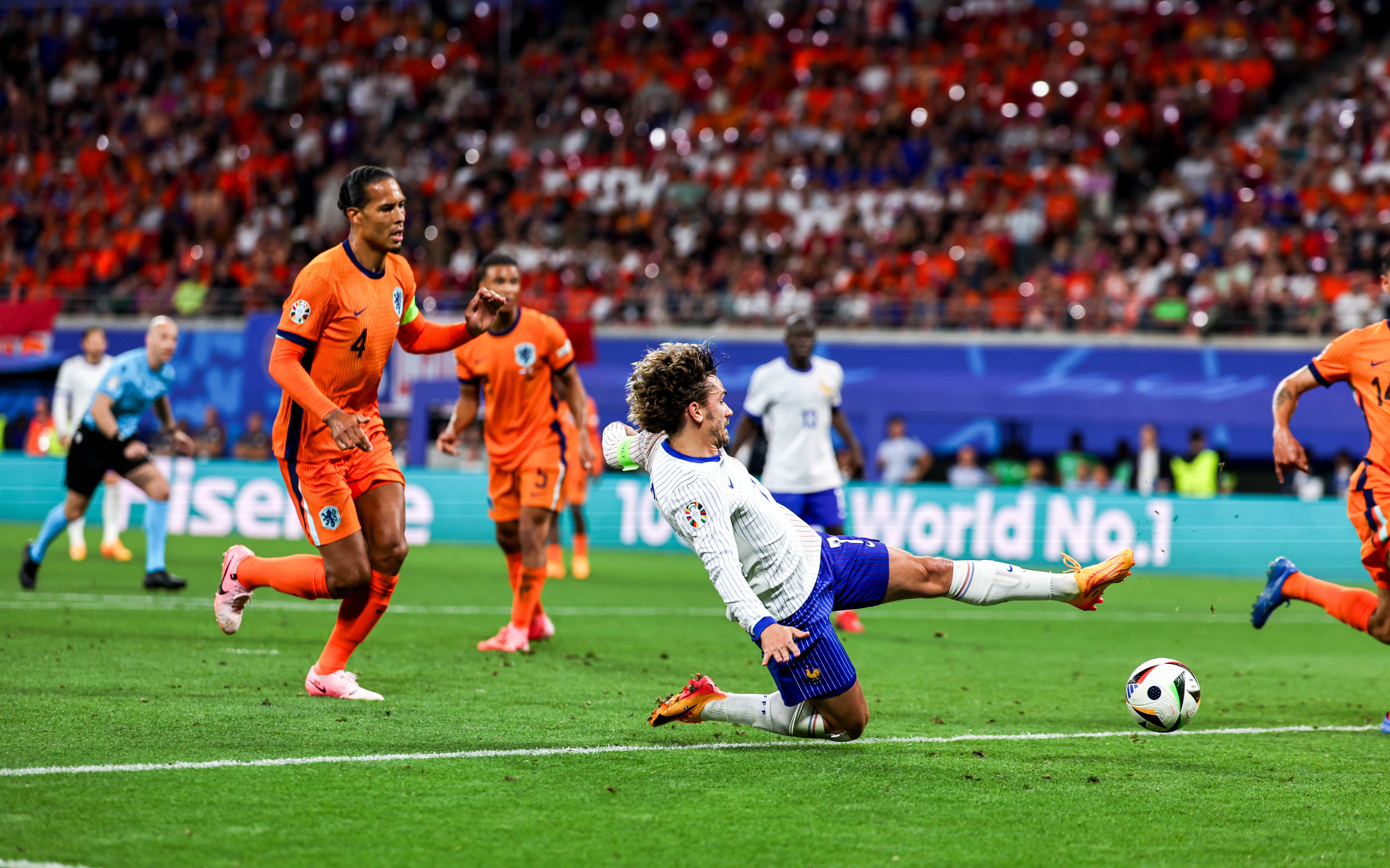 关于人气球星:法国队的球星在欧锦赛上引发话题的信息 关于人气球星:法国队的球星在欧锦赛上引发话题的信息