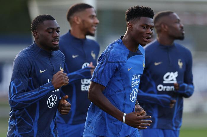 关于人气球星:法国队的球星在欧锦赛上引发话题的信息 关于人气球星:法国队的球星在欧锦赛上引发话题的信息