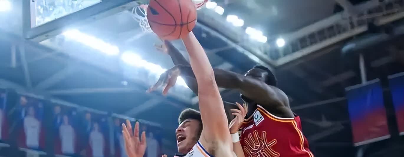 一支实力雄厚的球队在比赛中受挫 一支实力雄厚的球队在比赛中受挫