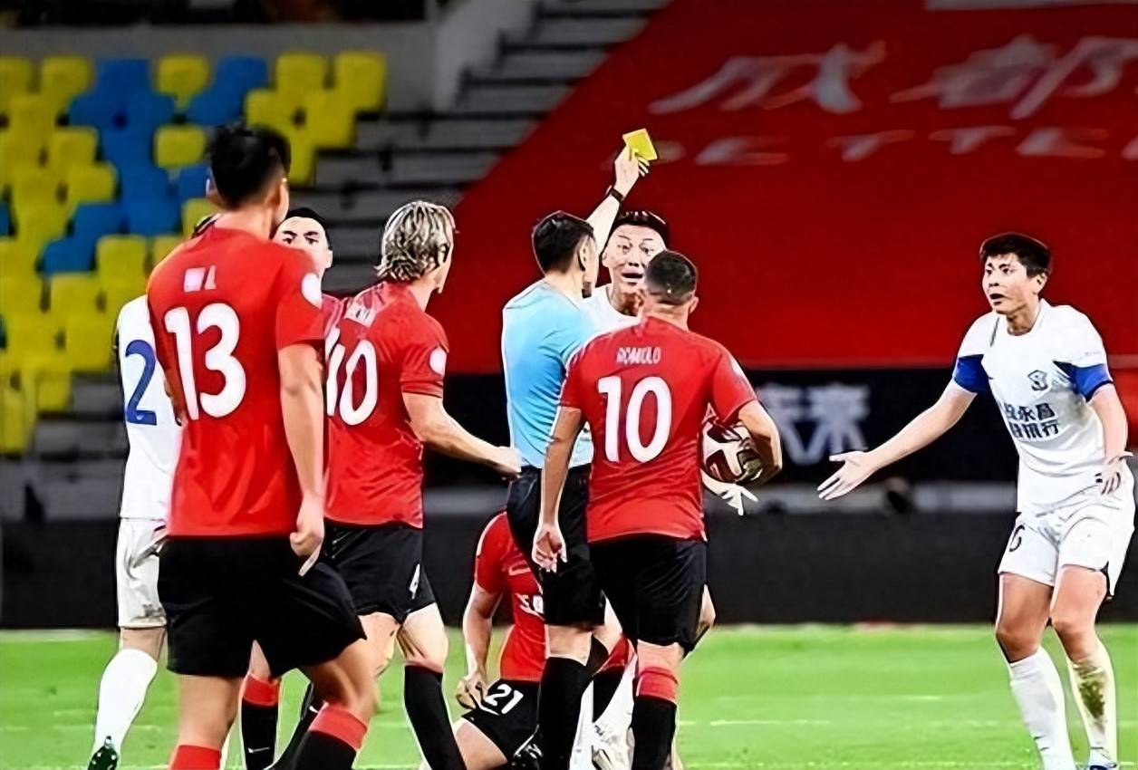 东亚球队在国际足坛获得令人瞩目的胜利 东亚球队在国际足坛获得令人瞩目的胜利