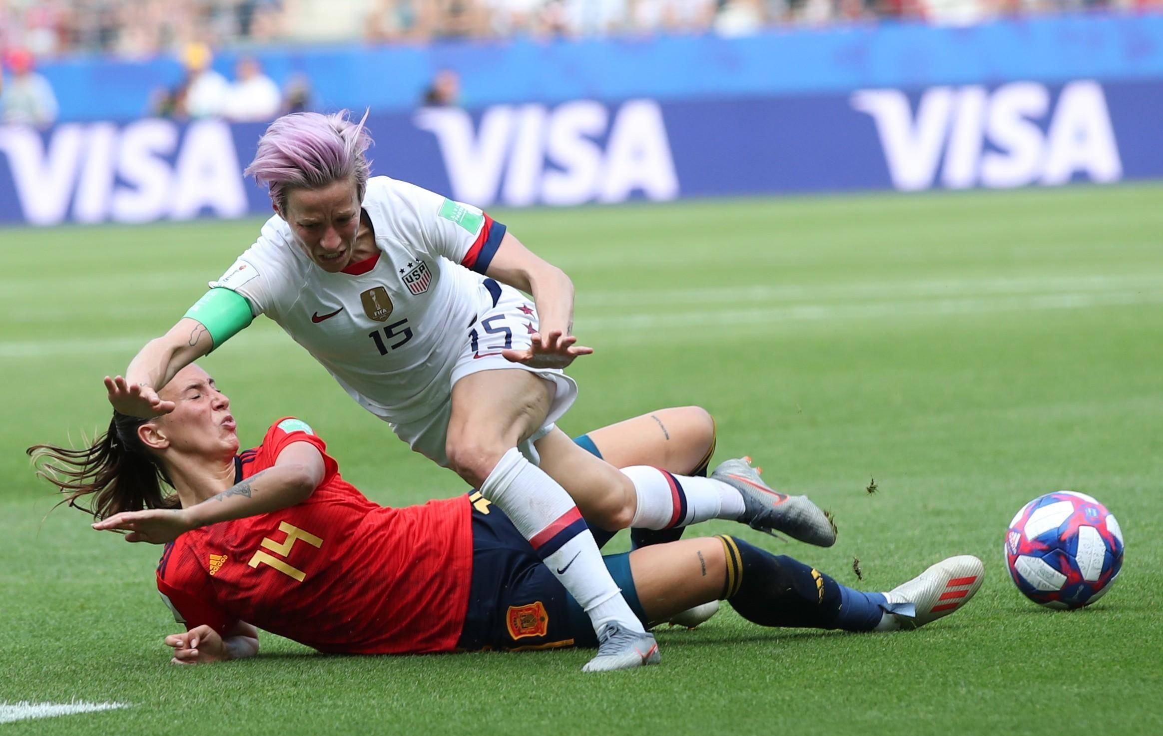 精彩瞬间:女足决赛对决激情上演的简单介绍 精彩瞬间:女足决赛对决激情上演的简单介绍