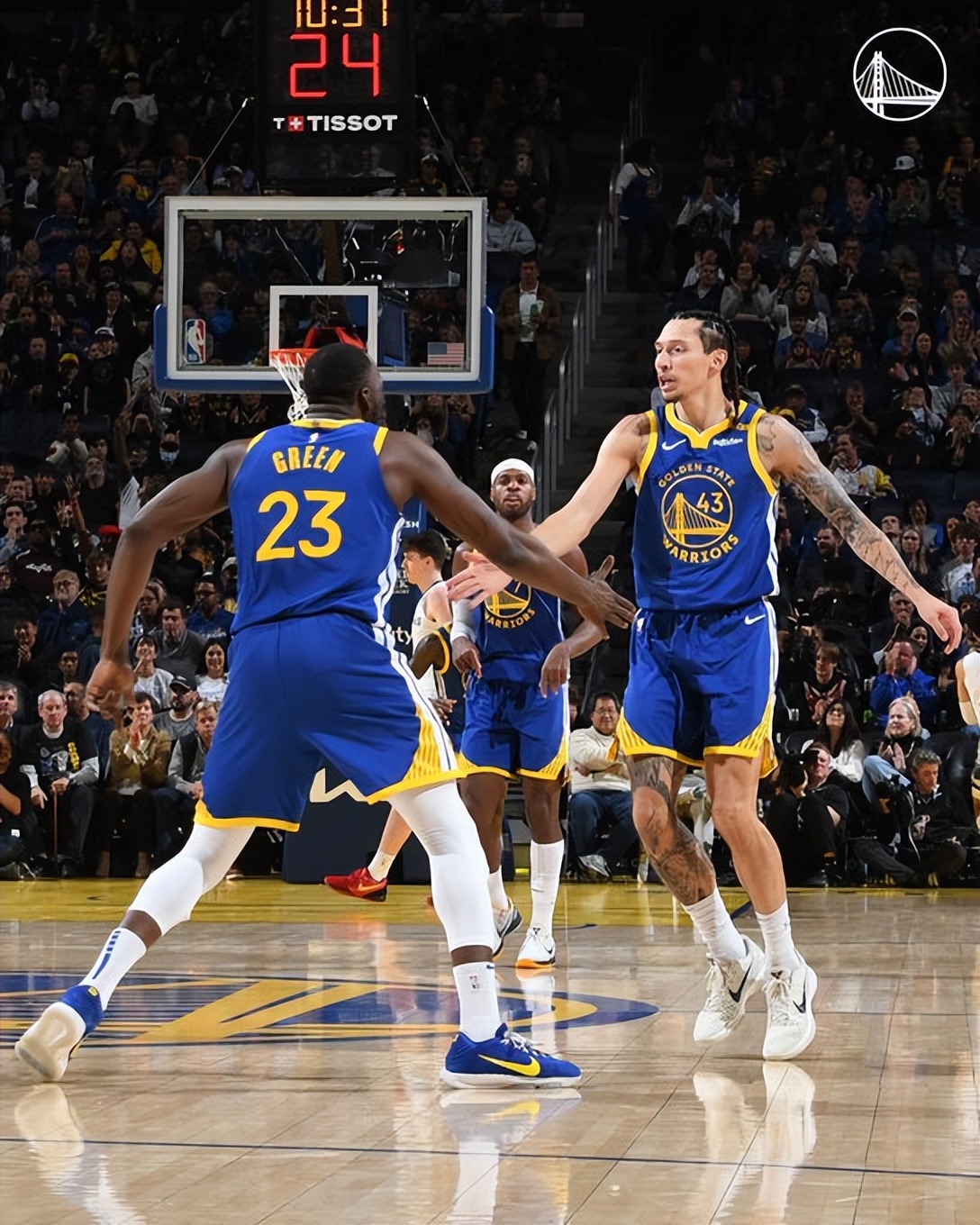 灰熊队队员奋力拼抢场上势如破竹的简单介绍 灰熊队队员奋力拼抢场上势如破竹的简单介绍