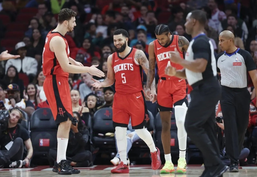 灰熊队队员奋力拼抢场上势如破竹的简单介绍 灰熊队队员奋力拼抢场上势如破竹的简单介绍