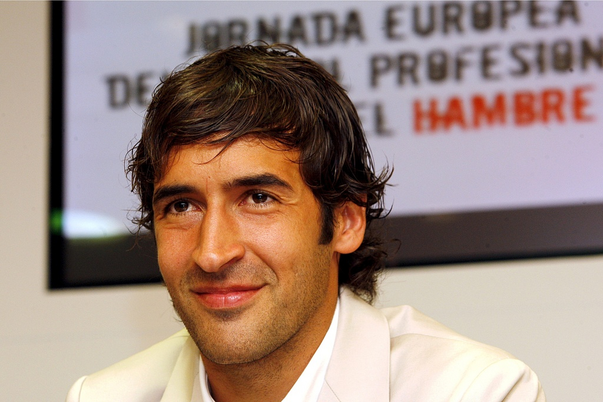 包含拜仁慕尼黑门将劳尔荣膺德甲最佳守门员,稳固球门的词条 包含拜仁慕尼黑门将劳尔荣膺德甲最佳守门员,稳固球门的词条