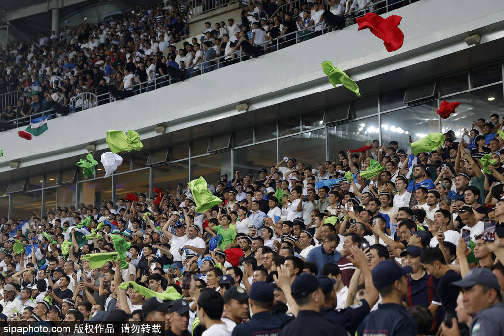 顶级赛事掀起热潮，球迷狂热不已的简单介绍