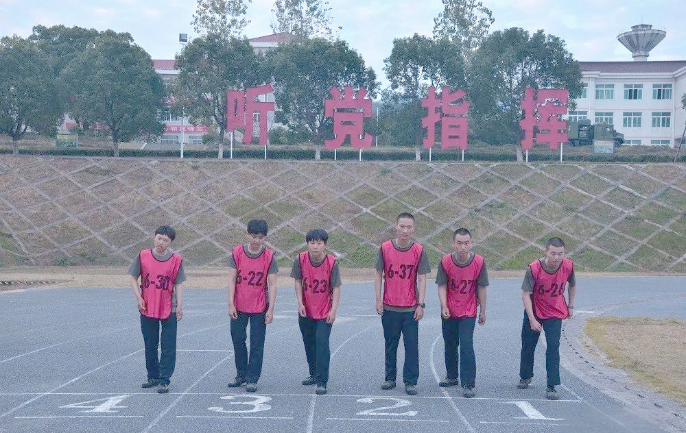 激烈比拼中的战术配合展现出色 激烈比拼中的战术配合展现出色