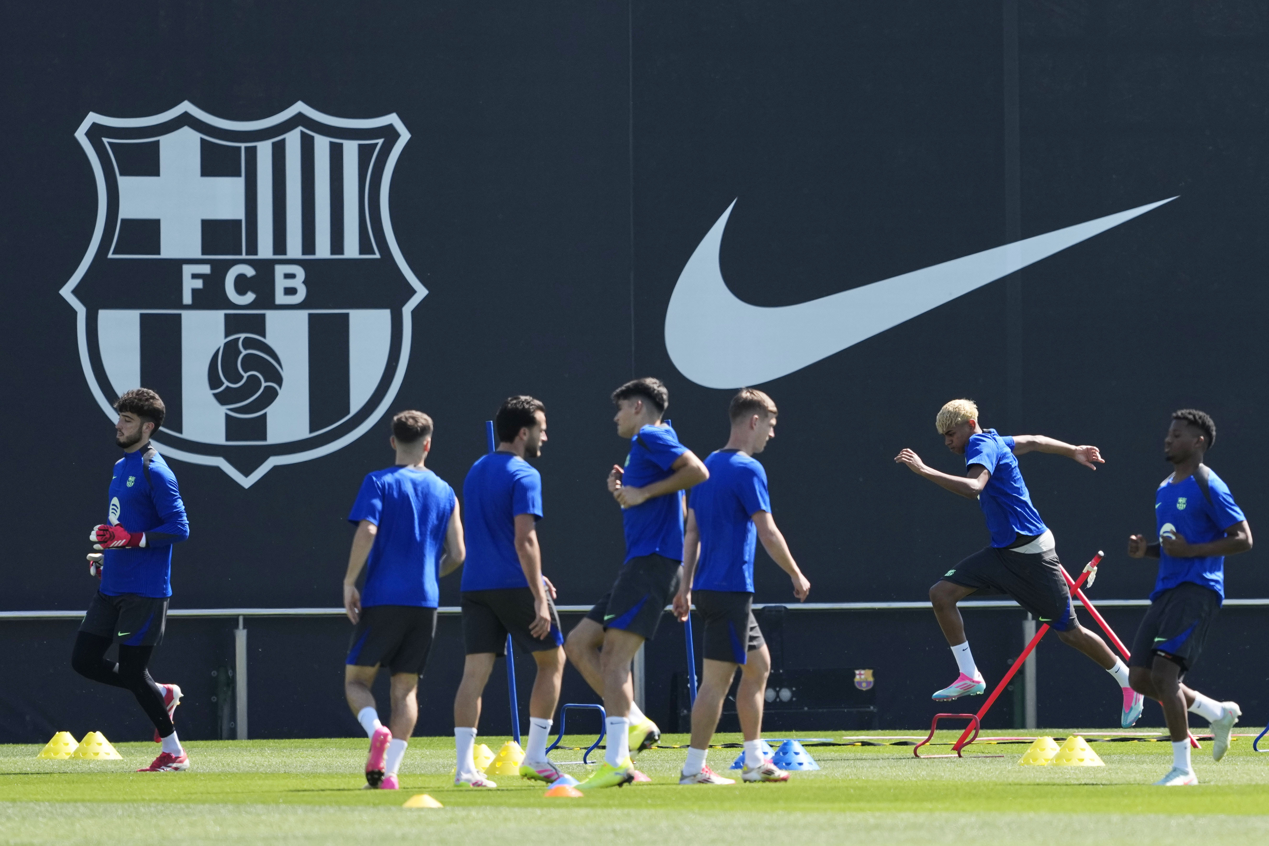 巴塞罗那团结奋斗，冲击联赛前列的简单介绍