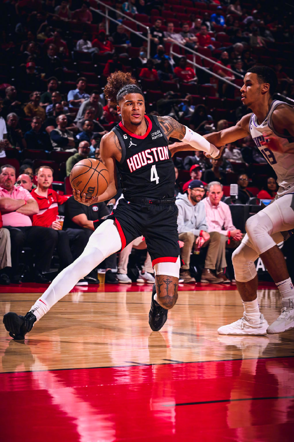 关于巴黎轻取客场胜利巩固领先位置的信息