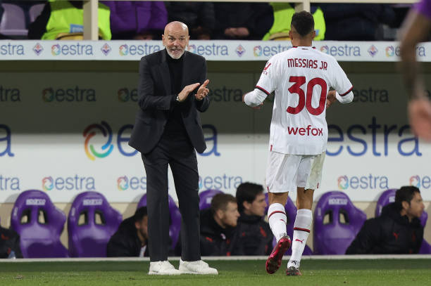 佛罗伦萨球员获赞表现出众，攻守俱佳的简单介绍