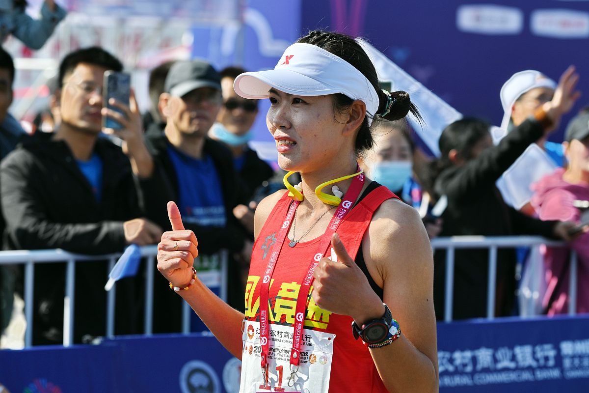 包含英姿飒爽再夺冠军,中国女子选手尽展风采的词条 包含英姿飒爽再夺冠军,中国女子选手尽展风采的词条