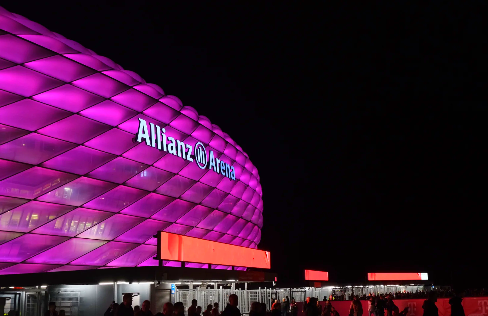 拜仁慕尼黑球队迎来百年纪念庆典