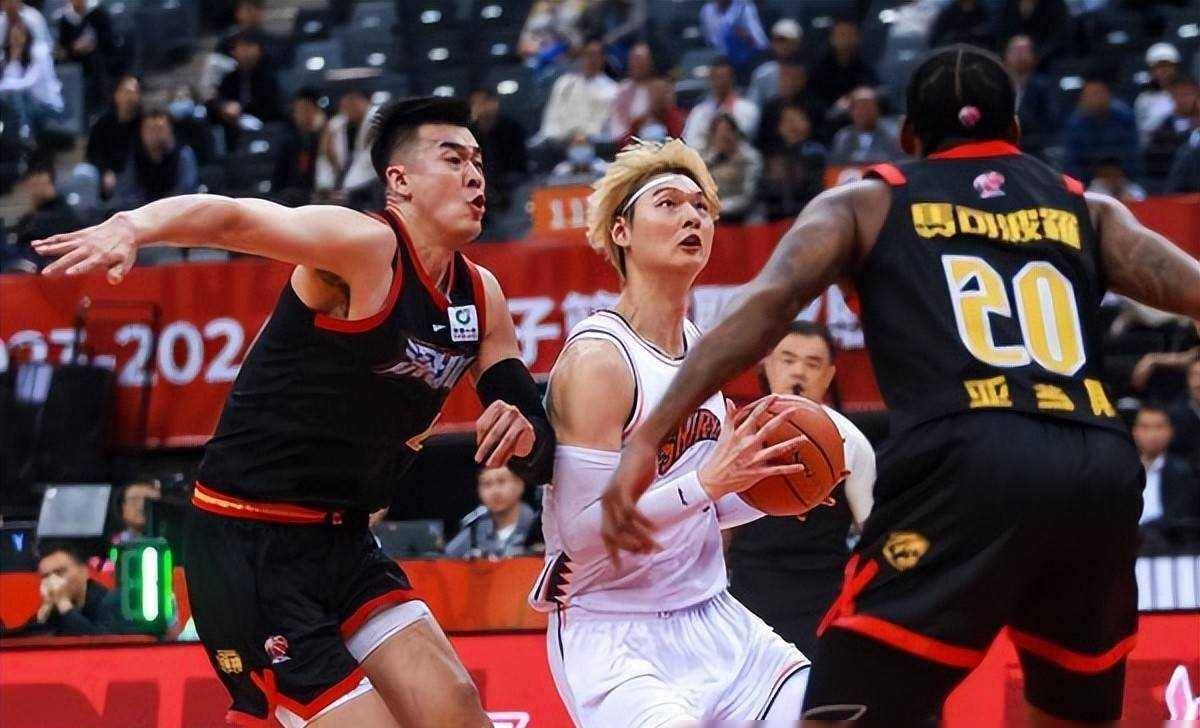 包含关键时刻外线火力全开,球队成功逆转战局的词条 包含关键时刻外线火力全开,球队成功逆转战局的词条