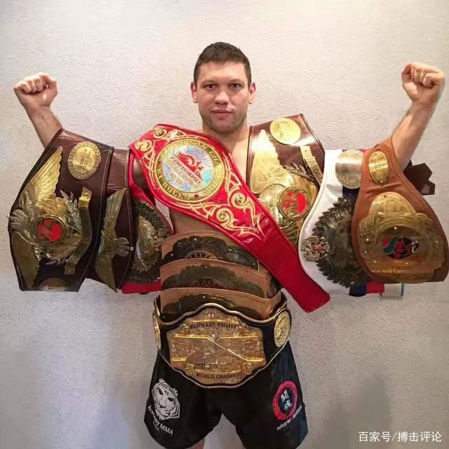 俄罗斯选手斩获蹦床冠军 俄罗斯选手斩获蹦床冠军