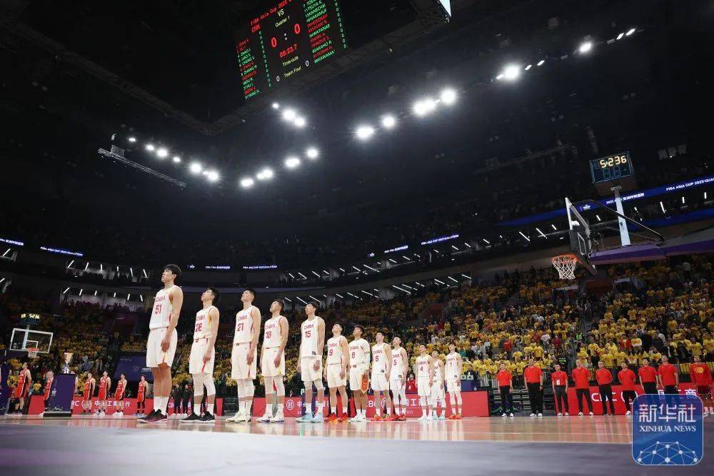 沙特球队力克中国球队，登顶小组赛