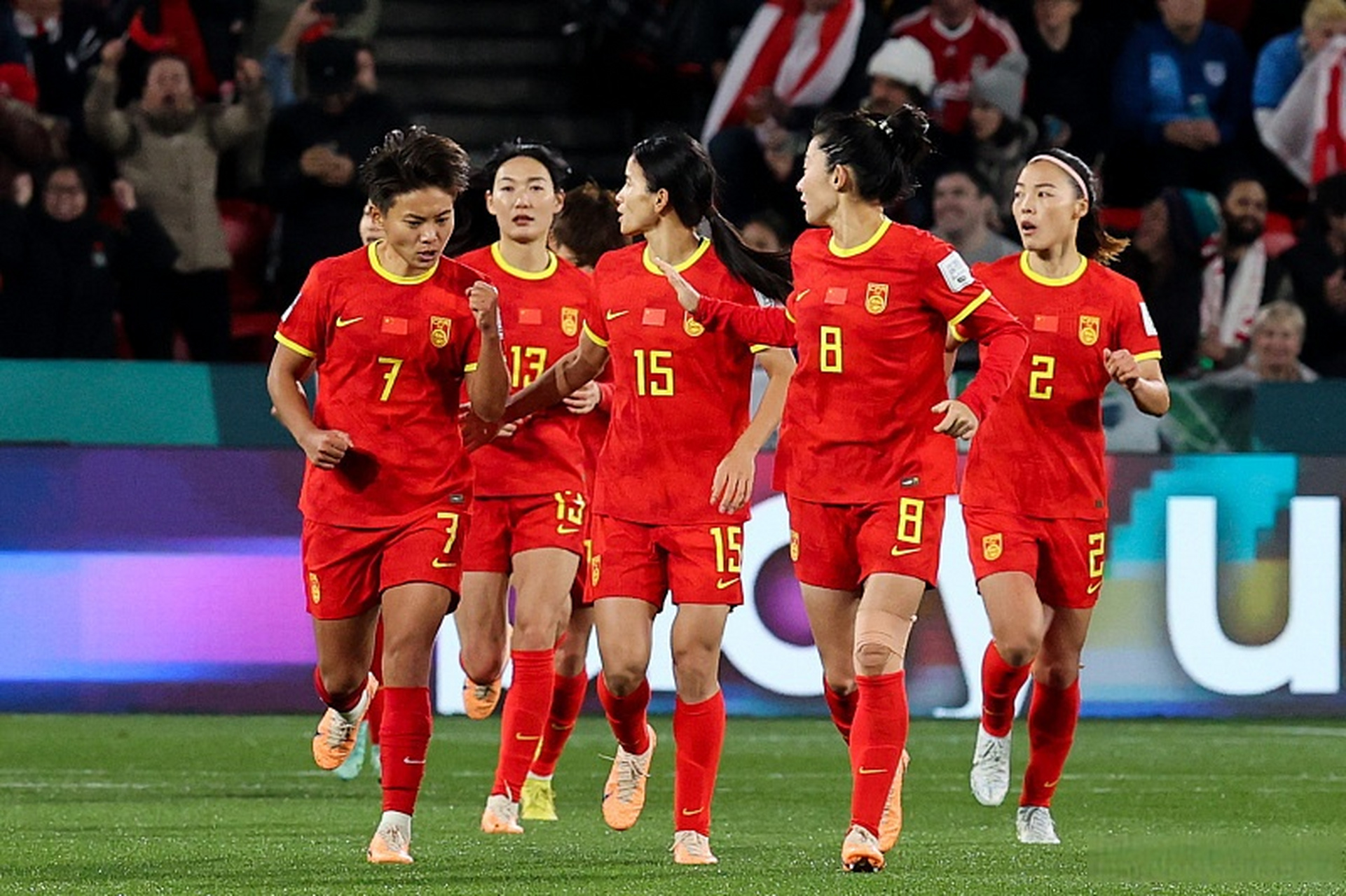 中国女足队员积极备战国际比赛，准备全力以赴的简单介绍