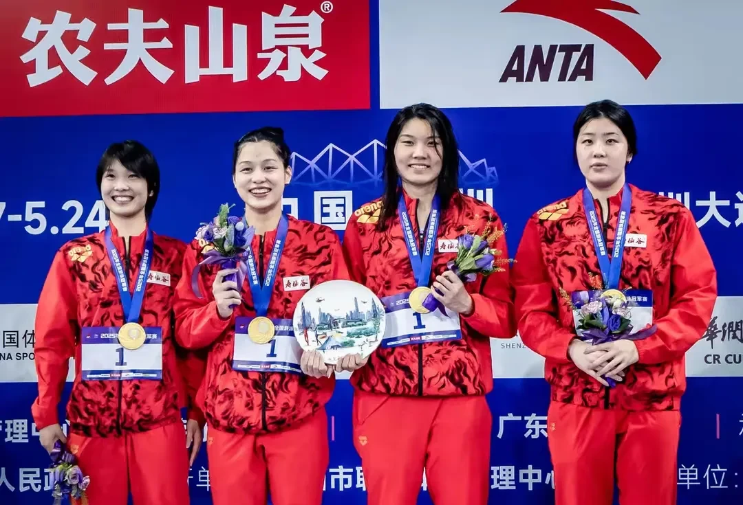 浙江游泳选手实现突破，勇夺冠军