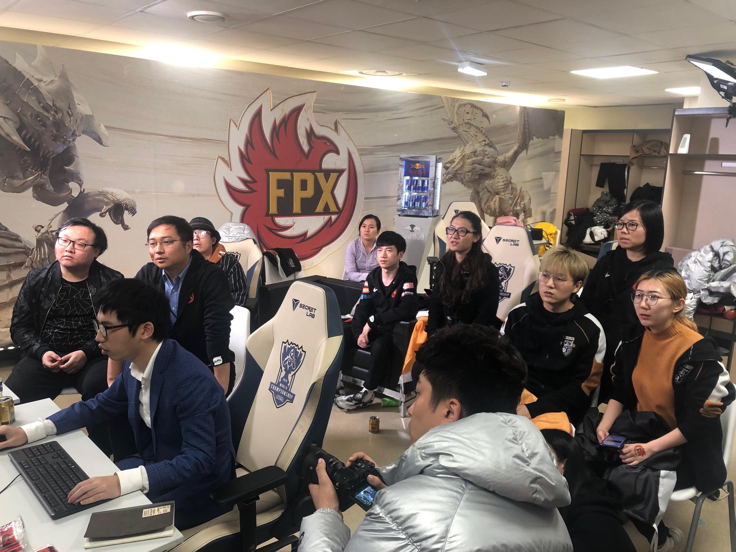 DFM绝杀G2,Uzi打出惊人五杀全球总决赛2:0(上海) DFM绝杀G2,Uzi打出惊人五杀全球总决赛2:0(上海)