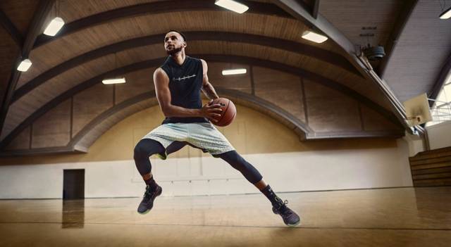 加拿大运动员闪耀登场，奋力拼搏