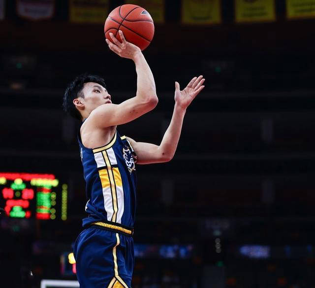 精彩瞬间回放,球员技艺备受认可的简单介绍 精彩瞬间回放,球员技艺备受认可的简单介绍