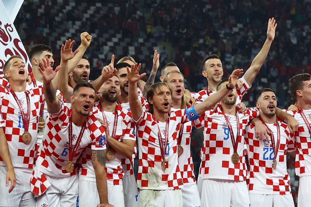 包含欧洲国家杯角逐惊心动魄，球队实力展现的词条