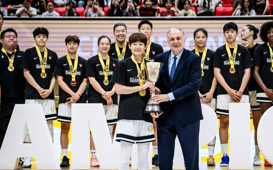 广东队碾压山西队，霍勒迪关键制胜的简单介绍