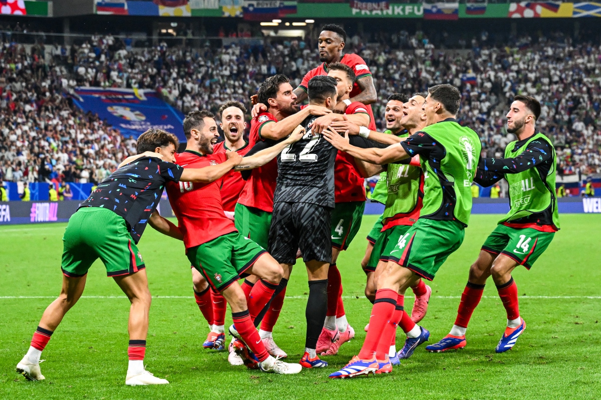 葡萄牙完胜比利时，凯恩点燃赛场